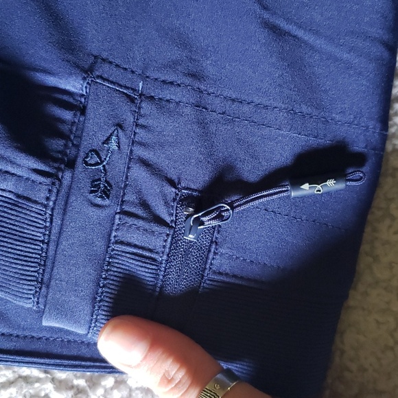 Ava Therese By Zavate 6-Pocket Cargo Jogger Stretch Scrub Pants in Navy - Picture 2 of 11